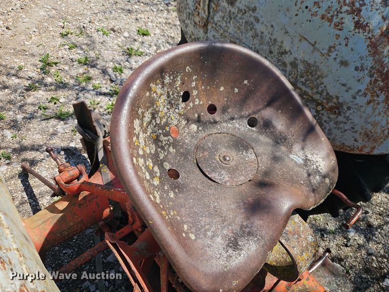 image for item EI8972 Ford tractor