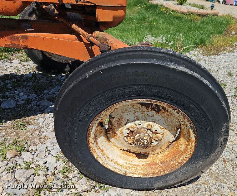 image for item EI8973 Allis-Chalmers tractor