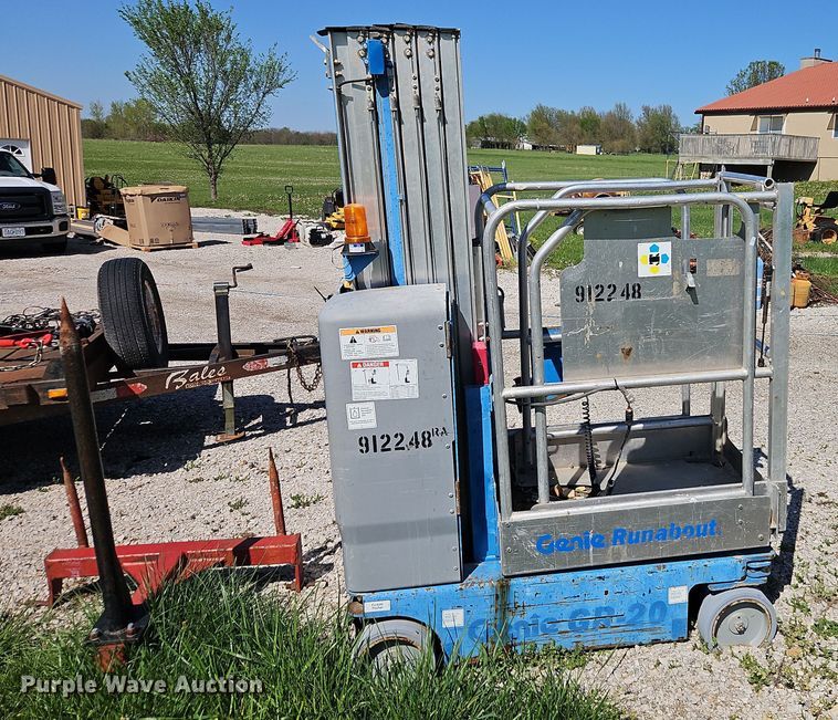 image for item EI8975 2012 Genie GR-20 vertical lift