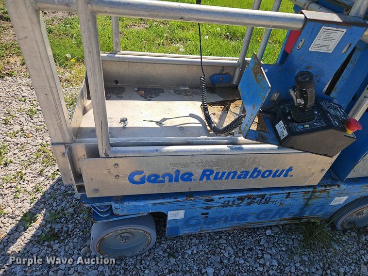 image for item EI8975 2012 Genie GR-20 vertical lift