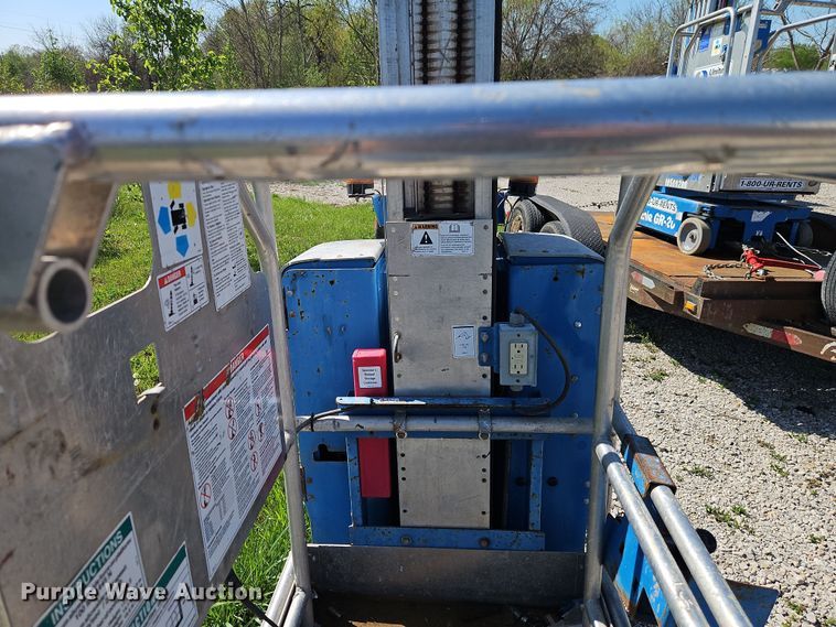 image for item EI8975 2012 Genie GR-20 vertical lift