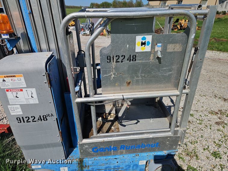image for item EI8975 2012 Genie GR-20 vertical lift