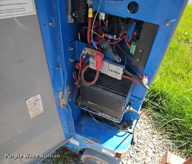 image for item EI8975 2012 Genie GR-20 vertical lift