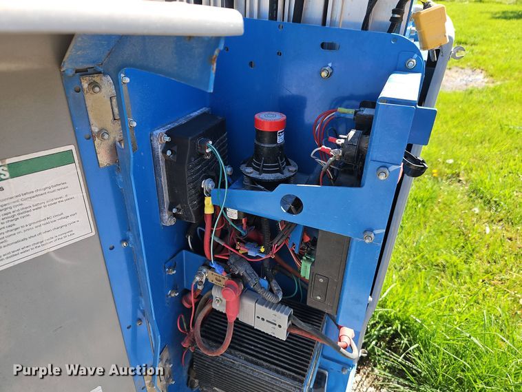 image for item EI8975 2012 Genie GR-20 vertical lift