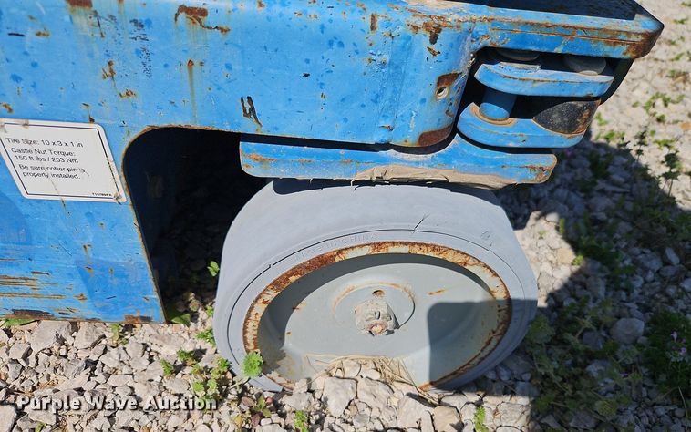 image for item EI8975 2012 Genie GR-20 vertical lift