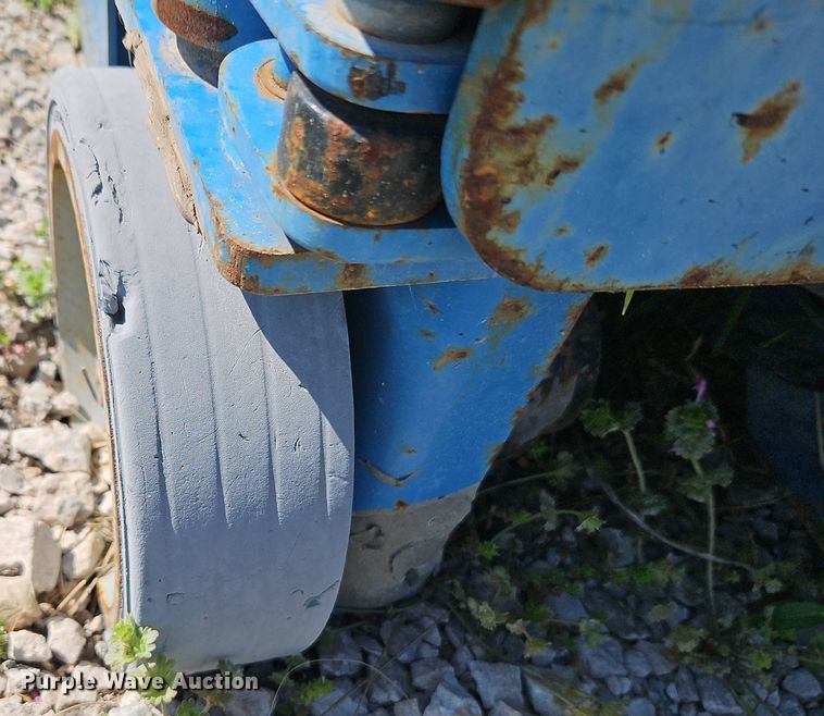 image for item EI8975 2012 Genie GR-20 vertical lift