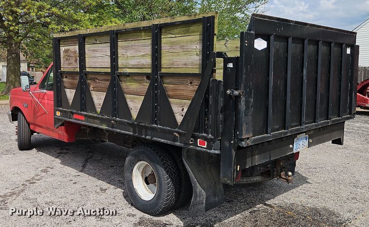 image for item EI8982 1993 Ford F350 dump bed pickup truck