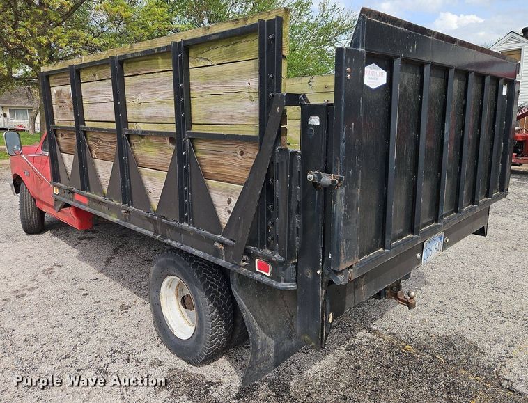image for item EI8982 1993 Ford F350 dump bed pickup truck