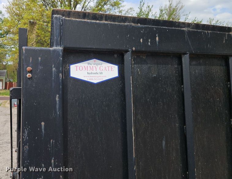 image for item EI8982 1993 Ford F350 dump bed pickup truck