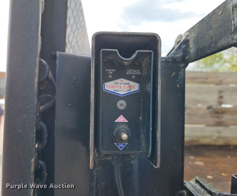 image for item EI8982 1993 Ford F350 dump bed pickup truck