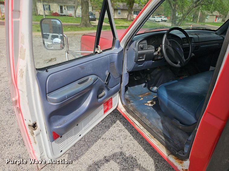 image for item EI8982 1993 Ford F350 dump bed pickup truck