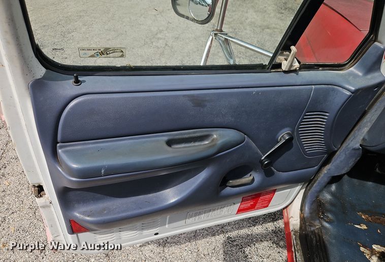 image for item EI8982 1993 Ford F350 dump bed pickup truck