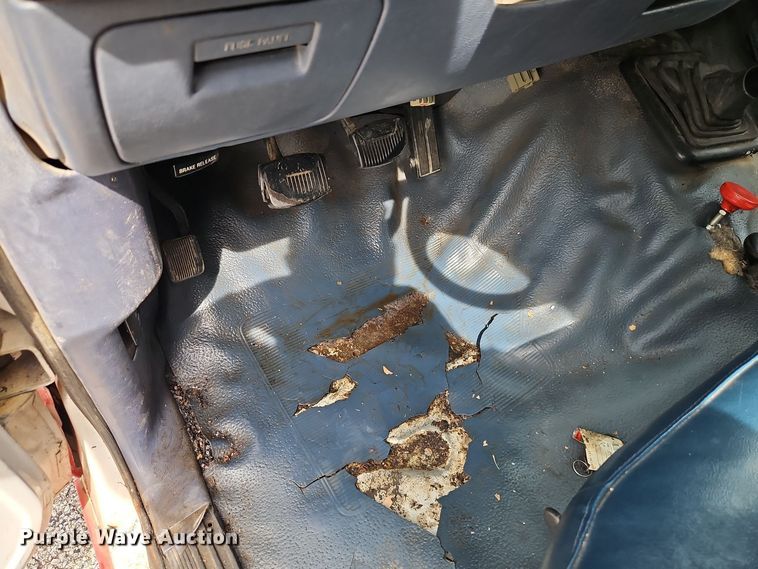 image for item EI8982 1993 Ford F350 dump bed pickup truck