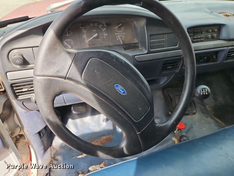 image for item EI8982 1993 Ford F350 dump bed pickup truck