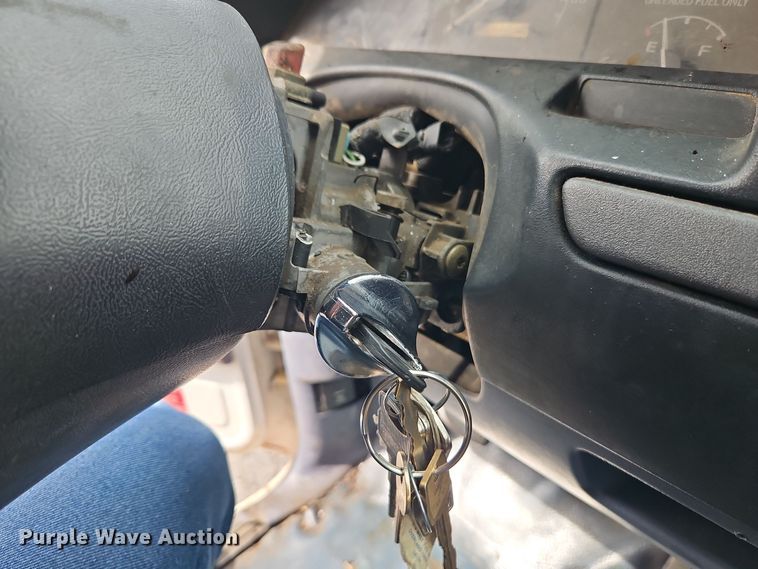 image for item EI8982 1993 Ford F350 dump bed pickup truck