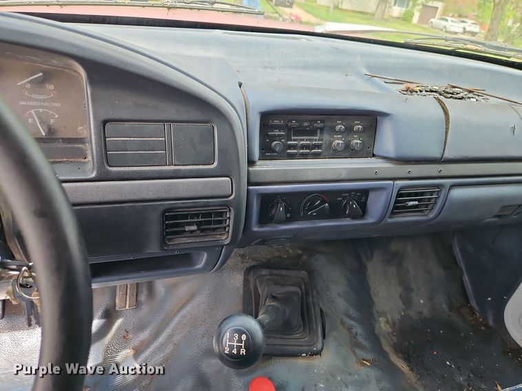 image for item EI8982 1993 Ford F350 dump bed pickup truck