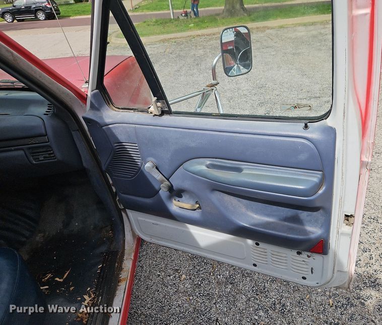 image for item EI8982 1993 Ford F350 dump bed pickup truck