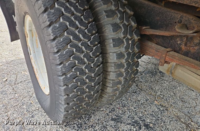 image for item EI8982 1993 Ford F350 dump bed pickup truck