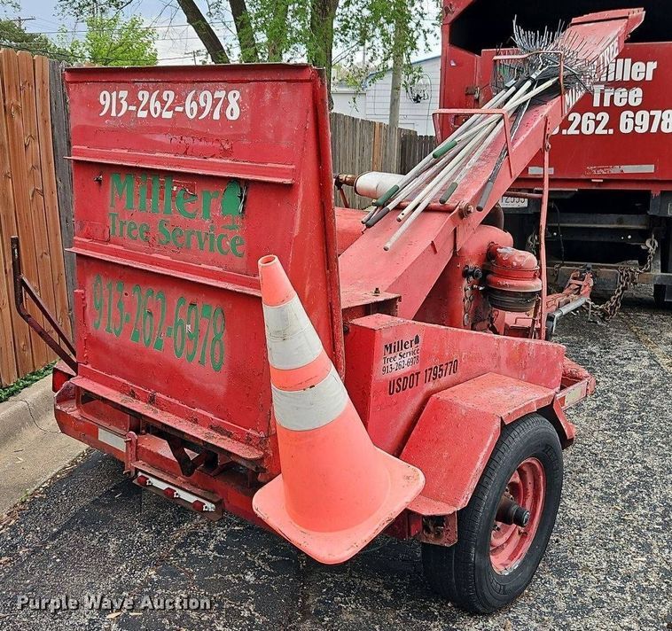 image for item EI8984 1979 Olat Chipper wood chipper