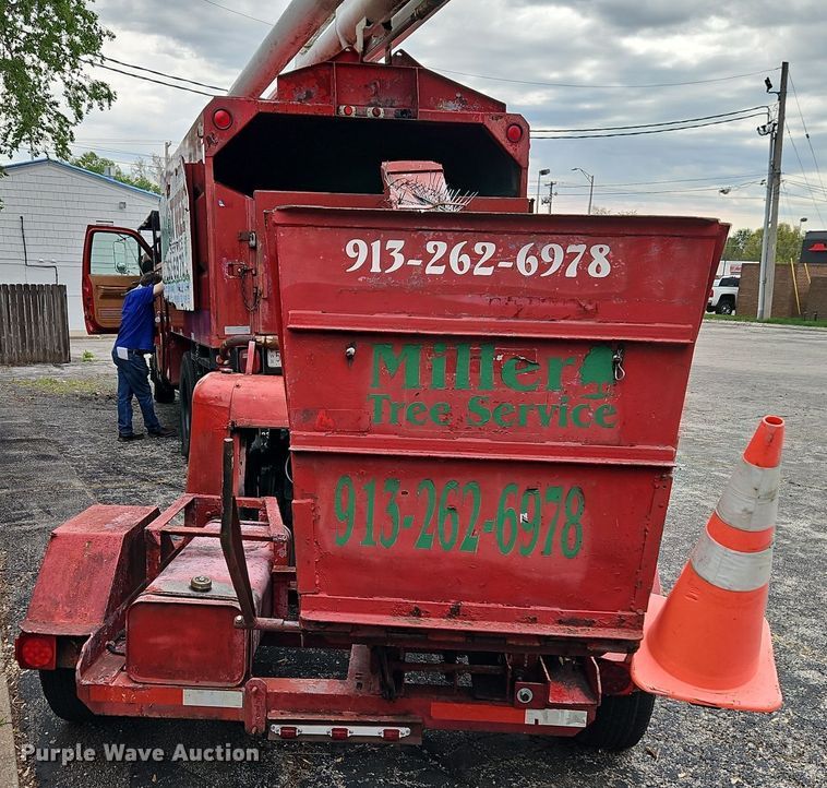 image for item EI8984 1979 Olat Chipper wood chipper