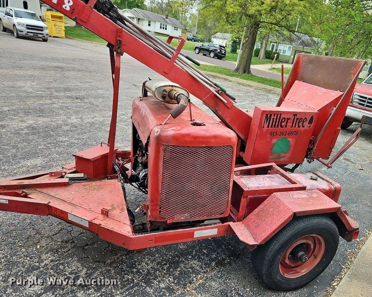 image for item EI8984 1979 Olat Chipper wood chipper