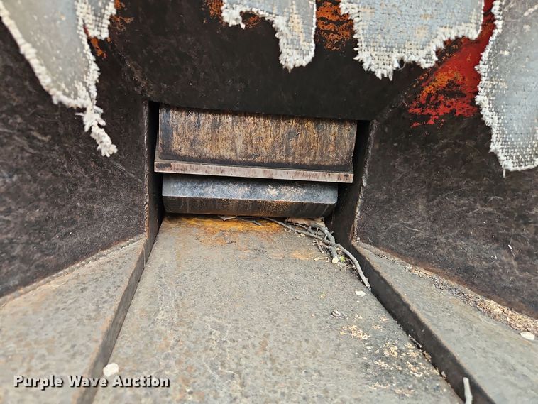 image for item EI8984 1979 Olat Chipper wood chipper