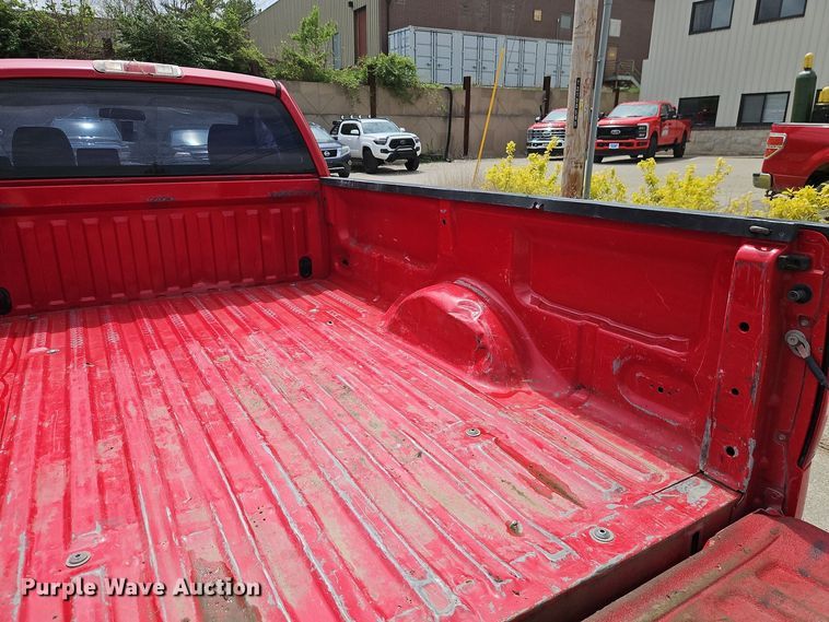 image for item EI8986 2005 Ford F150 pickup truck