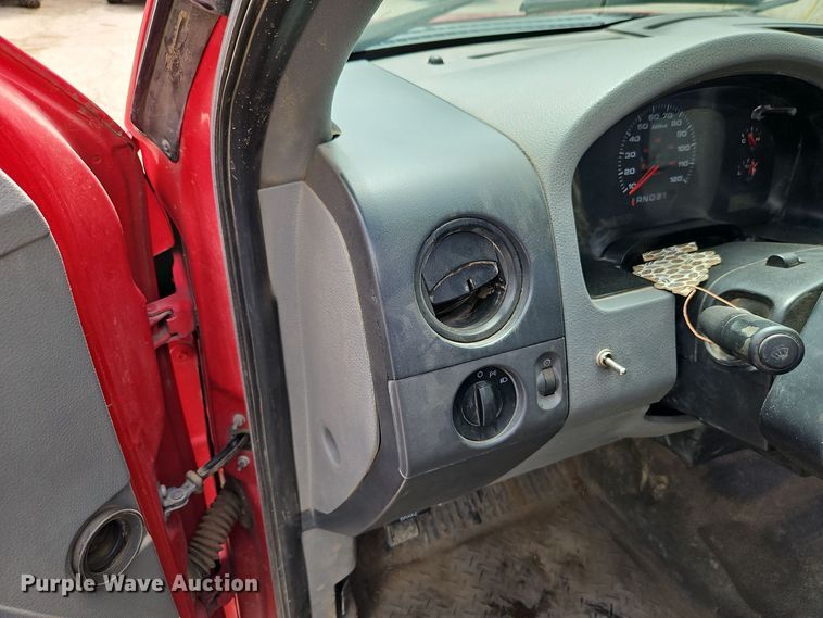 image for item EI8986 2005 Ford F150 pickup truck