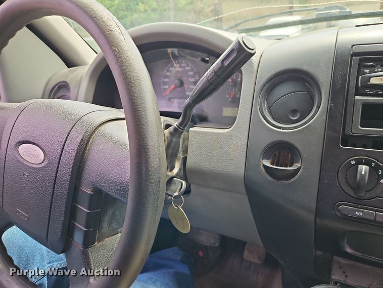 image for item EI8986 2005 Ford F150 pickup truck