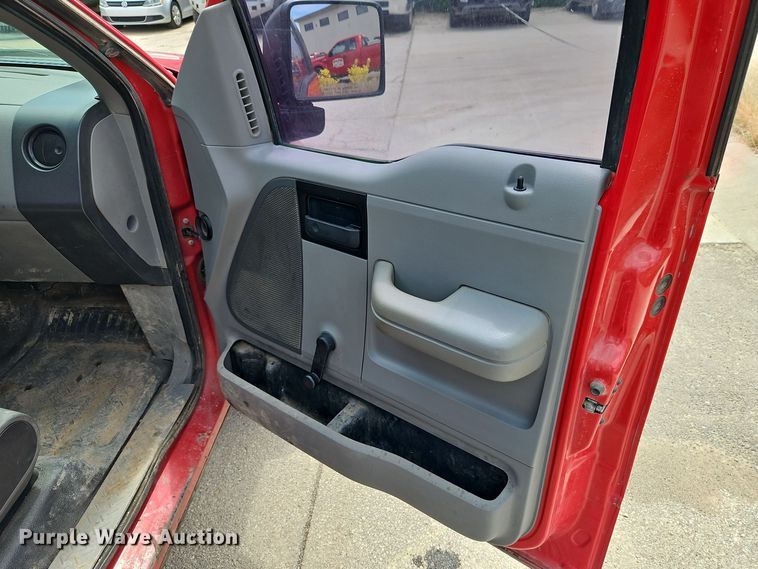 image for item EI8986 2005 Ford F150 pickup truck