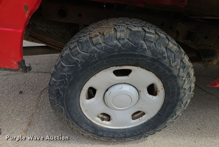 image for item EI8986 2005 Ford F150 pickup truck