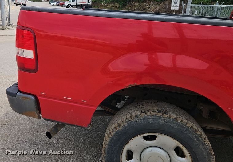 image for item EI8987 2005 Ford F150 pickup truck