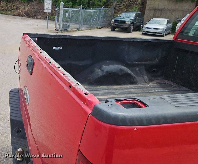 image for item EI8987 2005 Ford F150 pickup truck