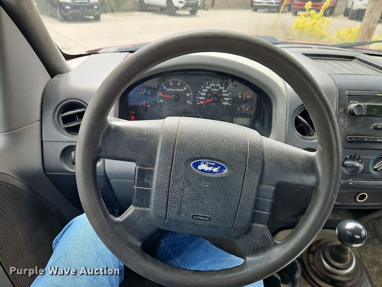 image for item EI8987 2005 Ford F150 pickup truck