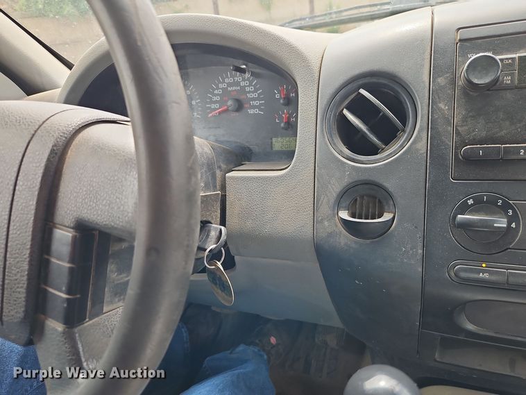 image for item EI8987 2005 Ford F150 pickup truck