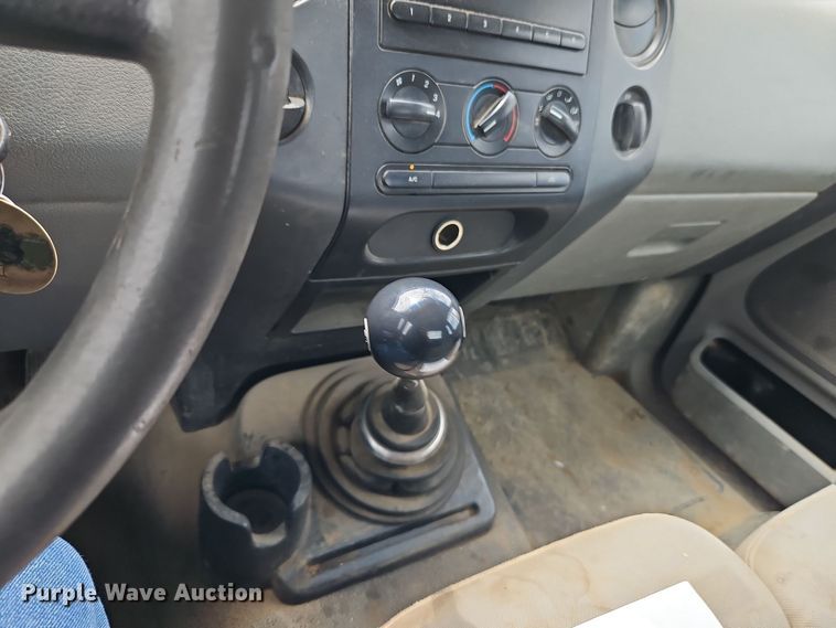 image for item EI8987 2005 Ford F150 pickup truck