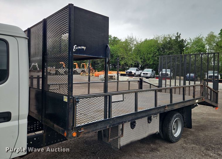 image for item EI8998 2019 Mitsubishi Fuso FE160 Crew Cab flatbed truck