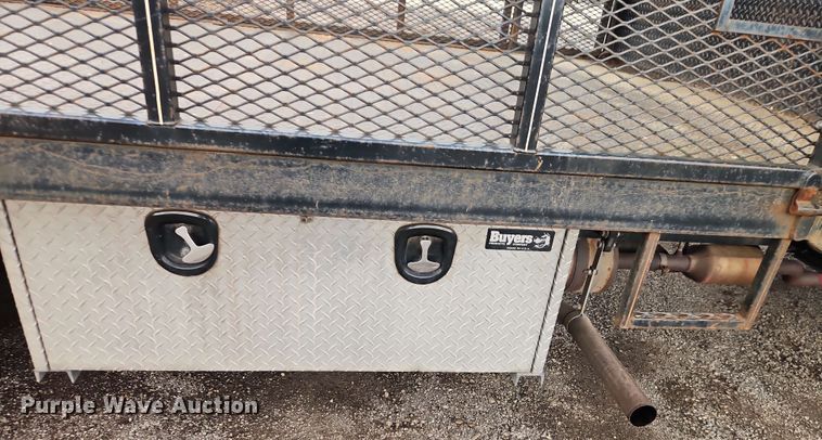 image for item EI8998 2019 Mitsubishi Fuso FE160 Crew Cab flatbed truck