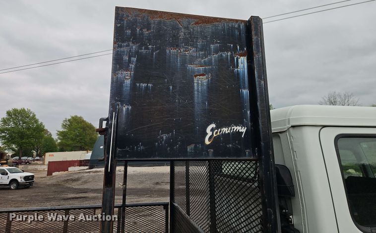 image for item EI8998 2019 Mitsubishi Fuso FE160 Crew Cab flatbed truck