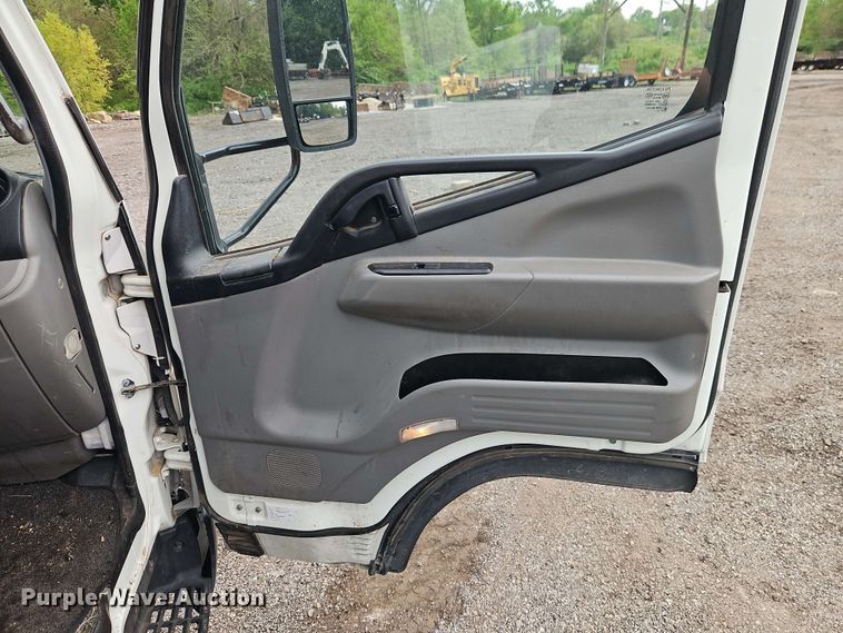 image for item EI8998 2019 Mitsubishi Fuso FE160 Crew Cab flatbed truck