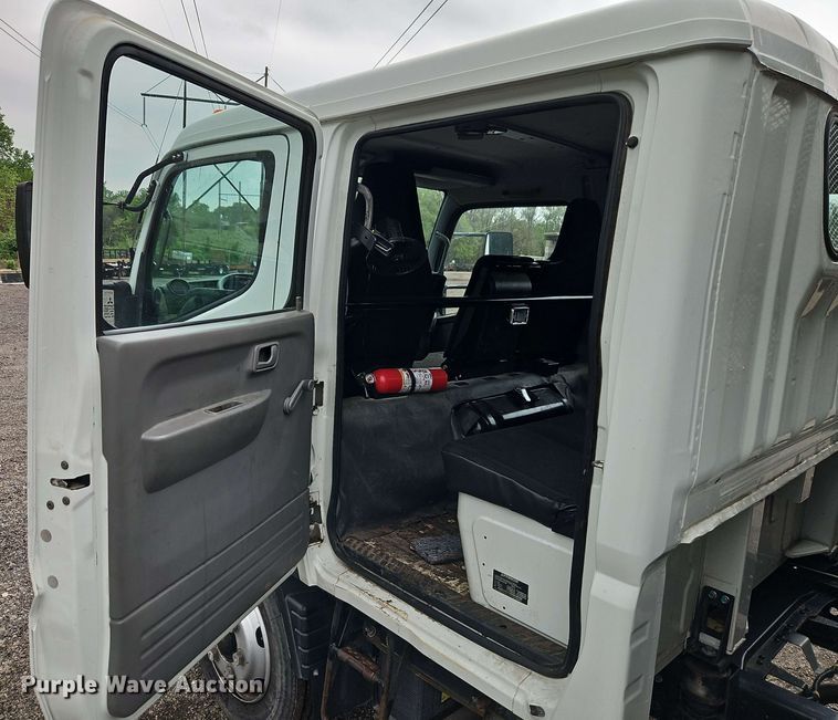 image for item EI8998 2019 Mitsubishi Fuso FE160 Crew Cab flatbed truck