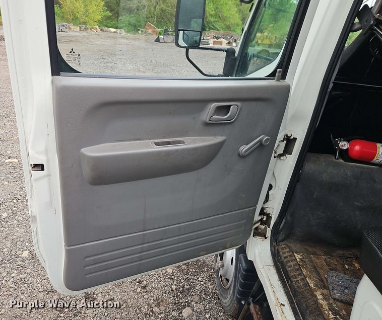 image for item EI8998 2019 Mitsubishi Fuso FE160 Crew Cab flatbed truck