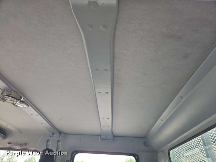 image for item EI8998 2019 Mitsubishi Fuso FE160 Crew Cab flatbed truck