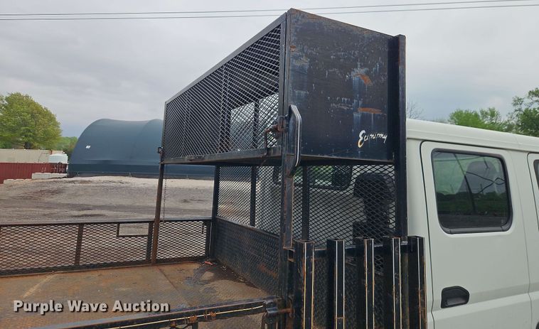 image for item EI8999 2019 Mitsubishi Fuso FE160 Crew Cab flatbed truck