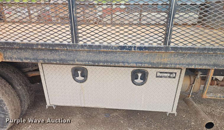 image for item EI8999 2019 Mitsubishi Fuso FE160 Crew Cab flatbed truck