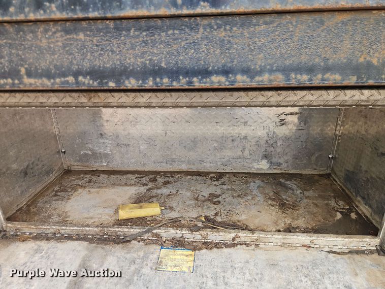 image for item EI8999 2019 Mitsubishi Fuso FE160 Crew Cab flatbed truck