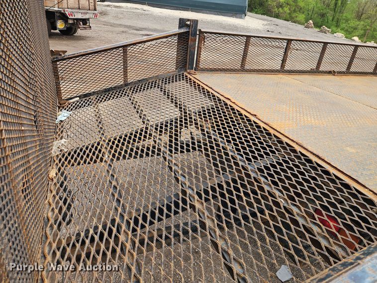 image for item EI8999 2019 Mitsubishi Fuso FE160 Crew Cab flatbed truck