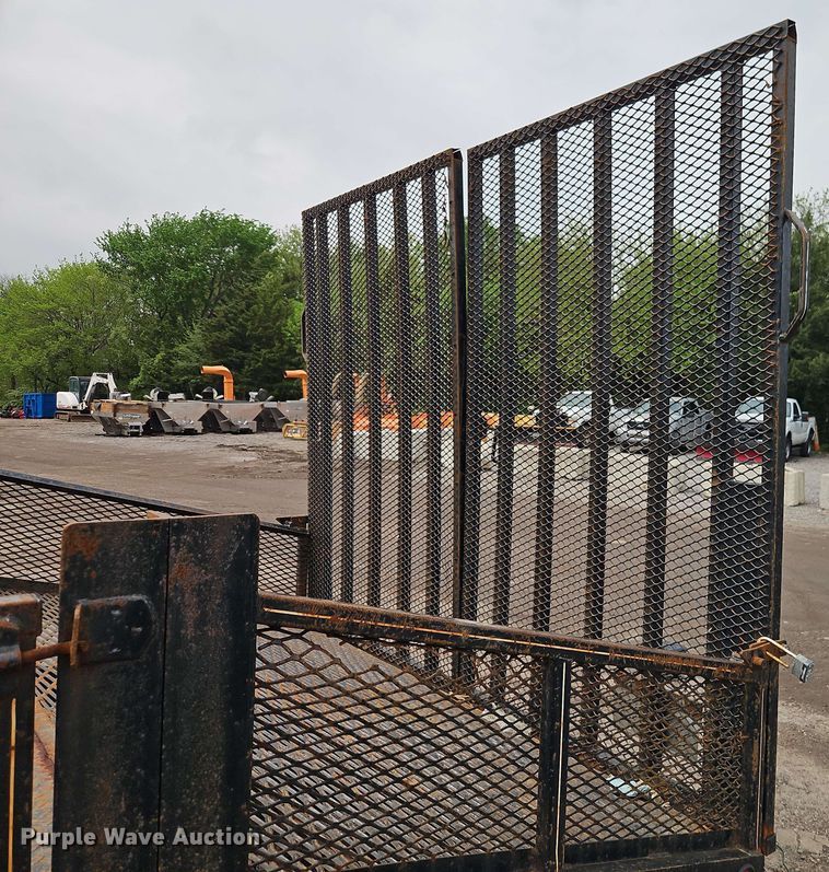 image for item EI8999 2019 Mitsubishi Fuso FE160 Crew Cab flatbed truck