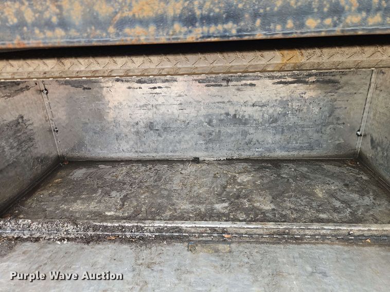 image for item EI8999 2019 Mitsubishi Fuso FE160 Crew Cab flatbed truck