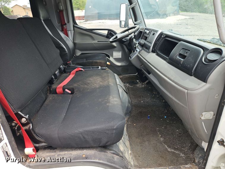 image for item EI8999 2019 Mitsubishi Fuso FE160 Crew Cab flatbed truck